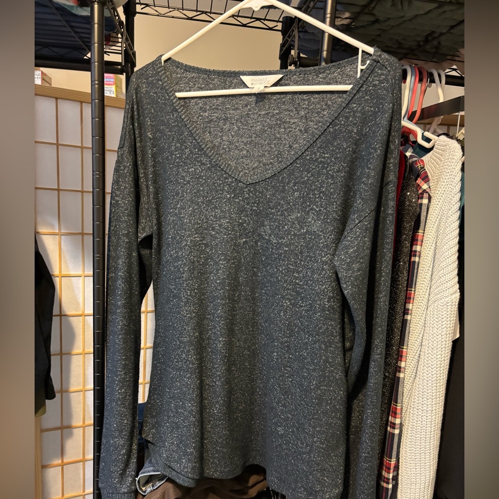 Market & Spruce Charcoal Long Sleeve V-Neck Top